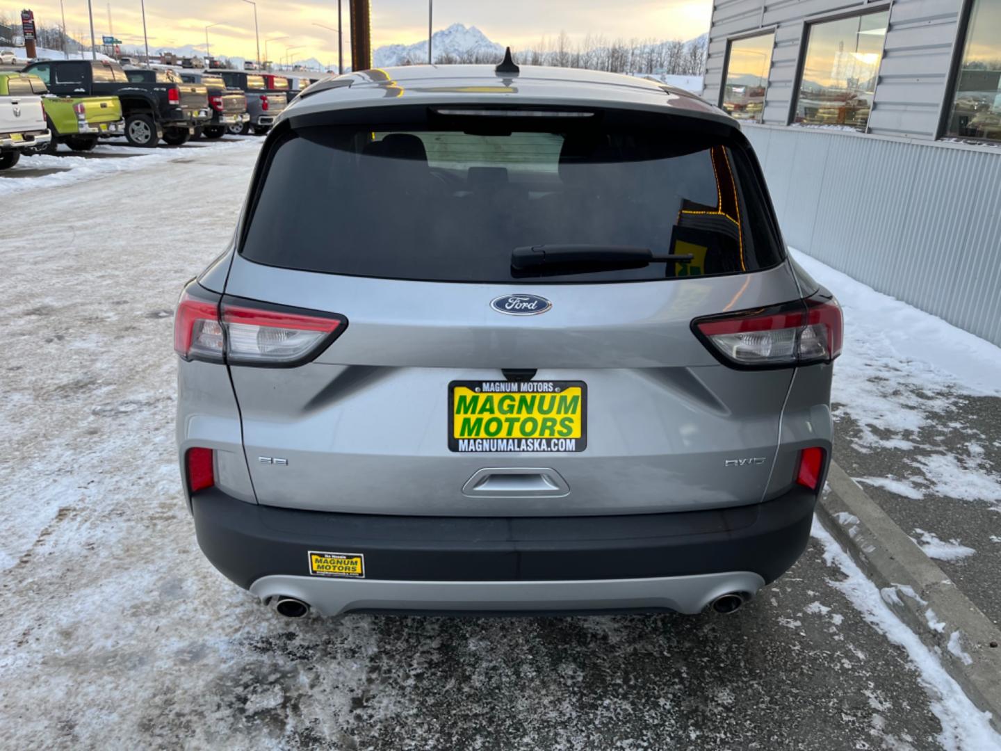 2022 Silver /charcoal cloth Ford Escape SE AWD (1FMCU9G67NU) with an 1.5L L3 engine, 6A transmission, located at 1960 Industrial Drive, Wasilla, 99654, (907) 274-2277, 61.573475, -149.400146 - Photo#3